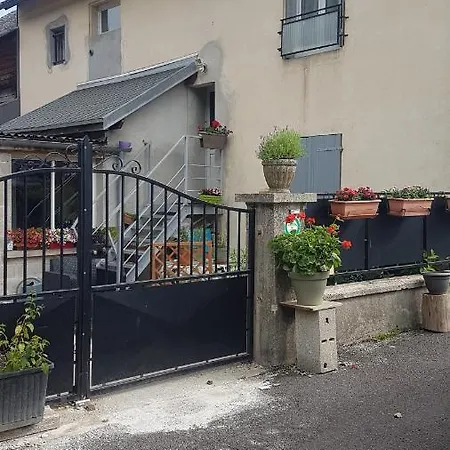 La Maison Des Fleurs Apartment